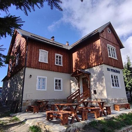 Готель Na Vyhlidce Krompach Екстер'єр фото